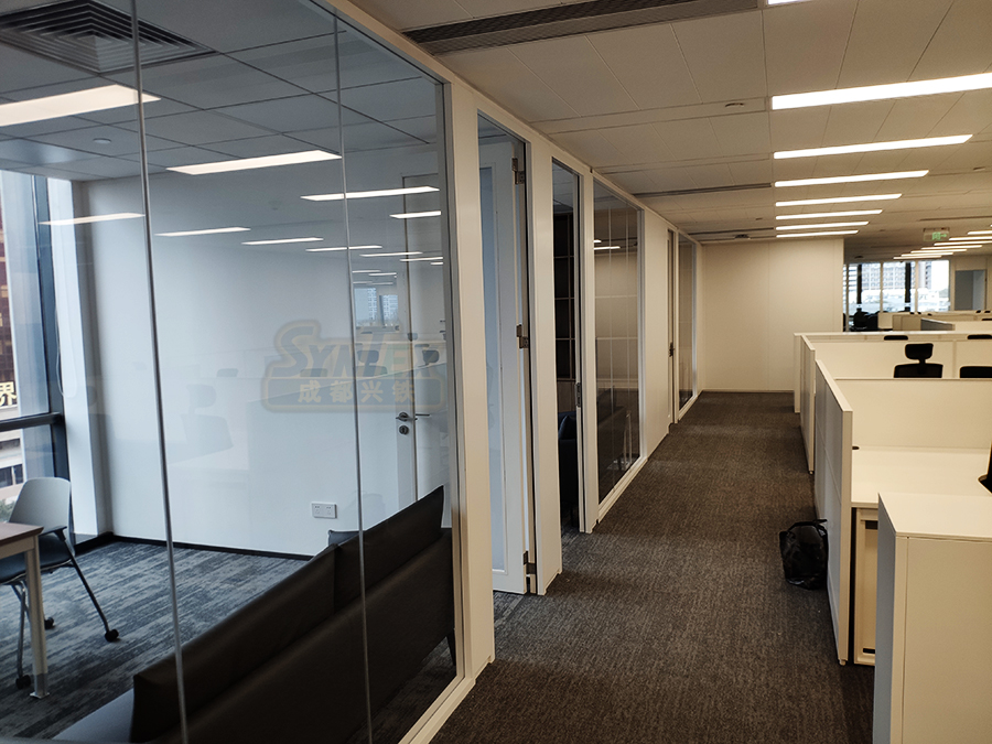 成都名揚辦公室鋼制隔斷.jpg